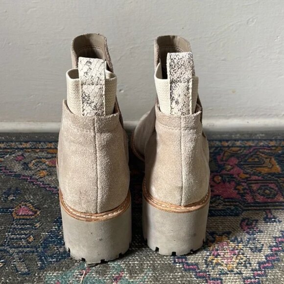 Dolce Vita Reille suede Chelsea ankle bootie - Picture 4 of 6